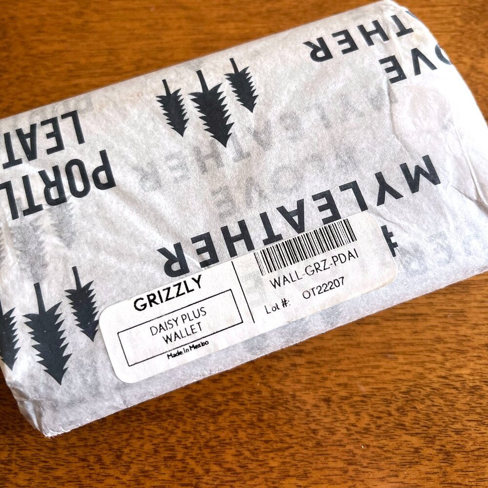 Portland Leather dark brown "Grizzly" Daisy Plus wallet NWT - Picture 2 of 5